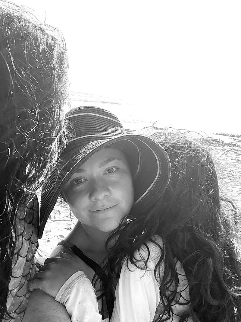 Mariana Kadabra en la playa